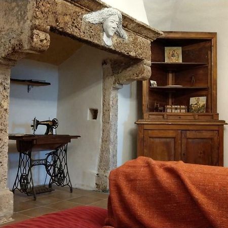 Villa Antica Roccia Calascio Esterno foto