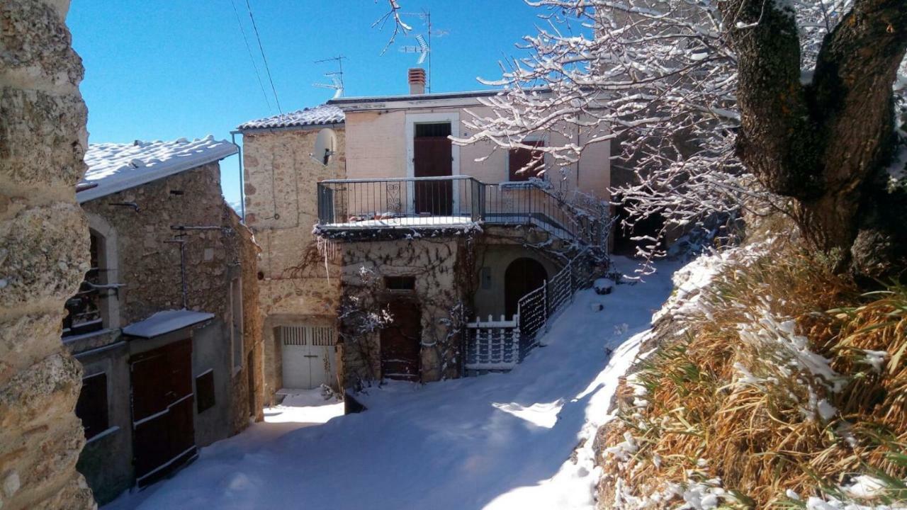 Villa Antica Roccia Calascio Esterno foto