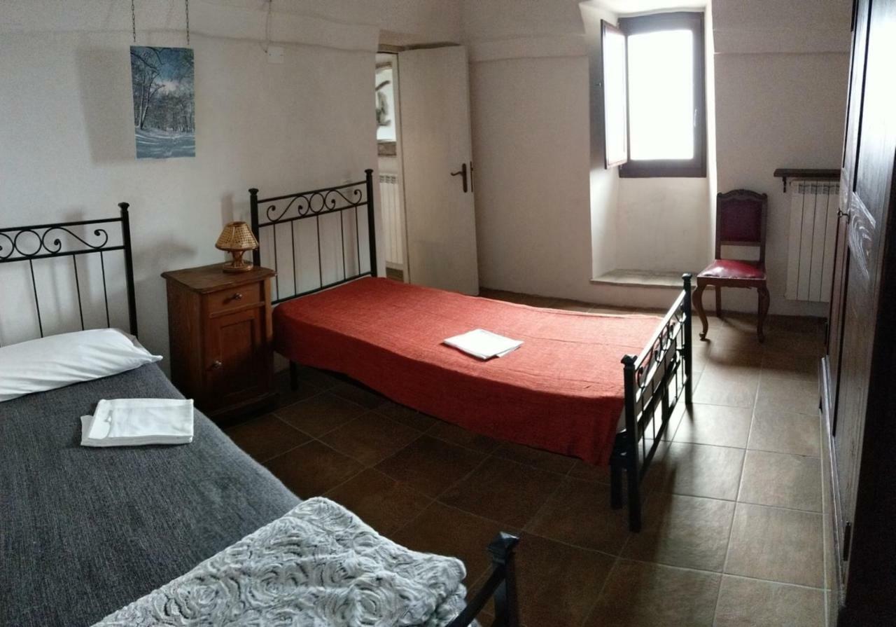 Villa Antica Roccia Calascio Esterno foto